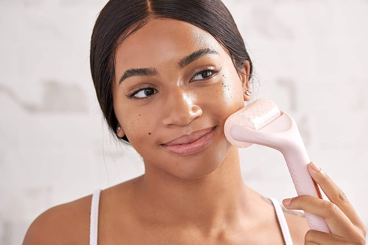 Finishing Touch Flawless Ice Roller – Rose Gold_0